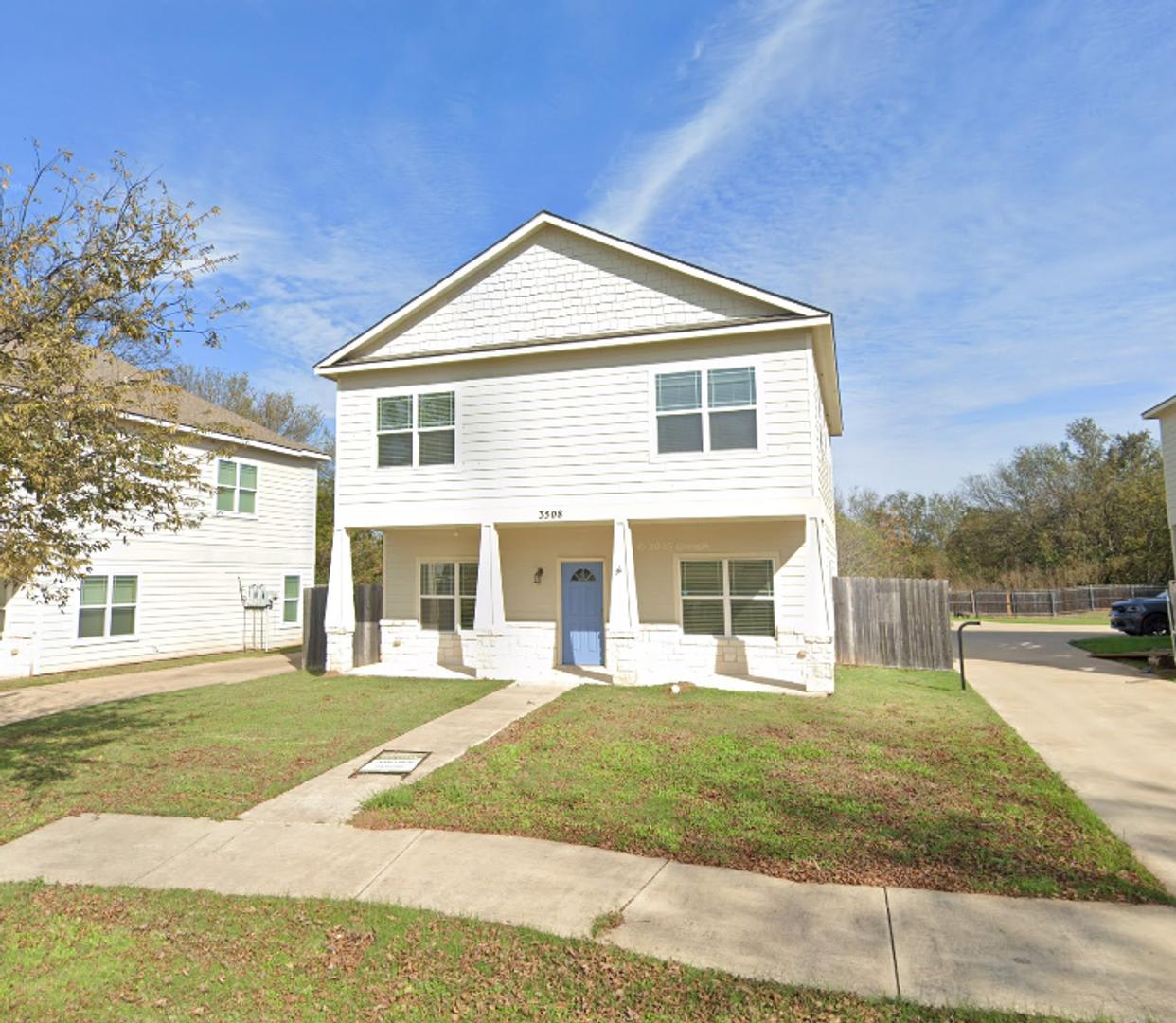 Spacious 4-Bed, 5-Bath Home with Large Backyard Minutes from Baylor Campus!