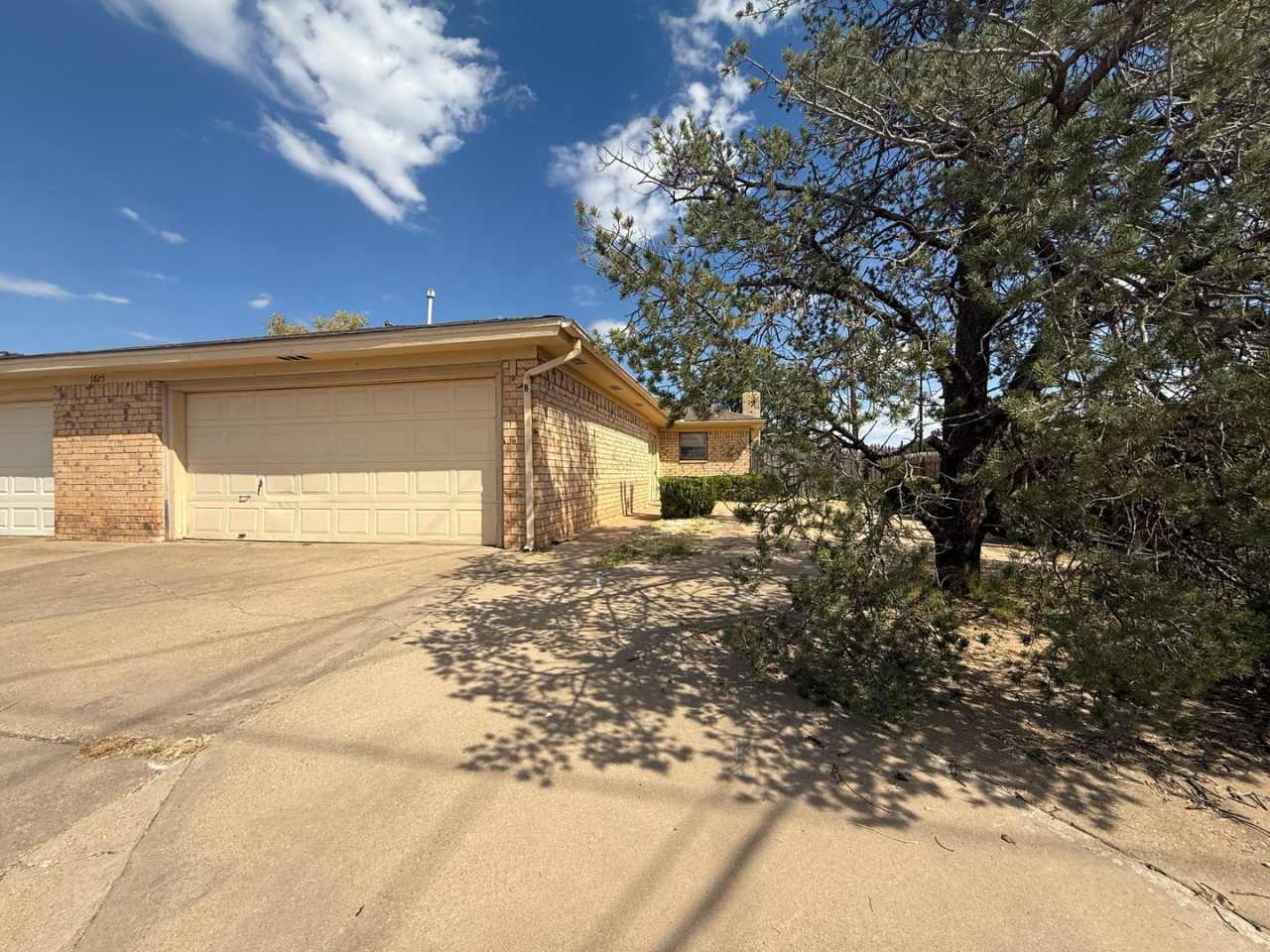 LVM 7825 Memphis Ave