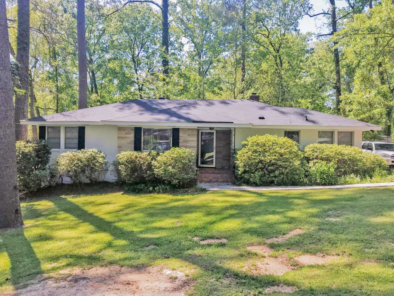 Beautifully updated and conveniently located! Just off Washington Rd