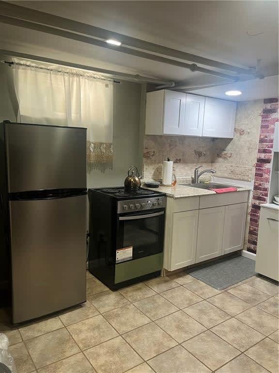 223 East Roberts Avenue