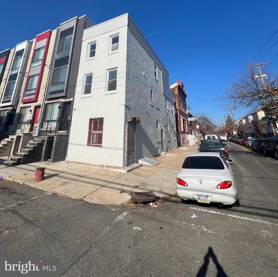 133 W HUNTINGDON Street