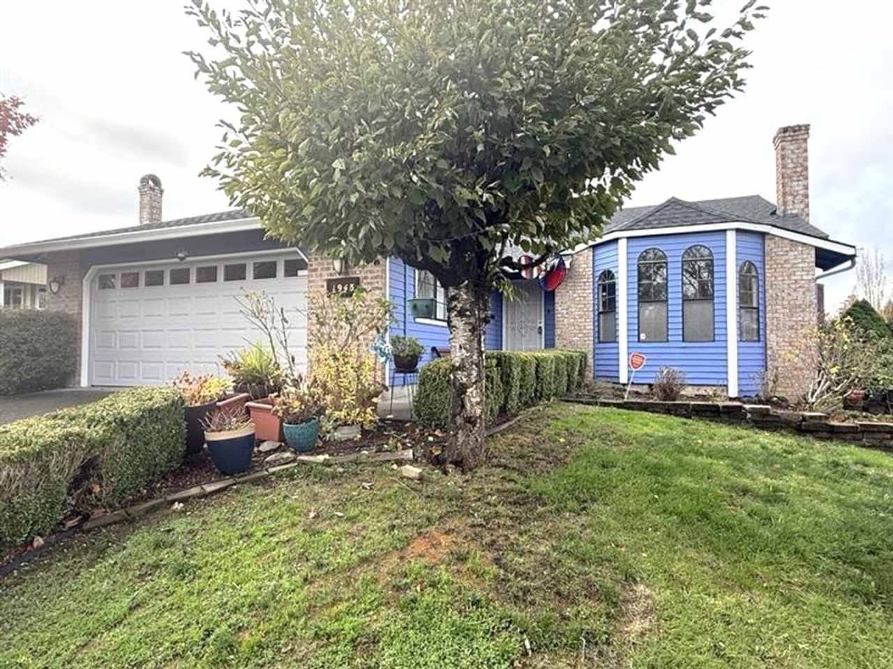 1943 SE 73rd Avenue ~ Spacious Reedville Home