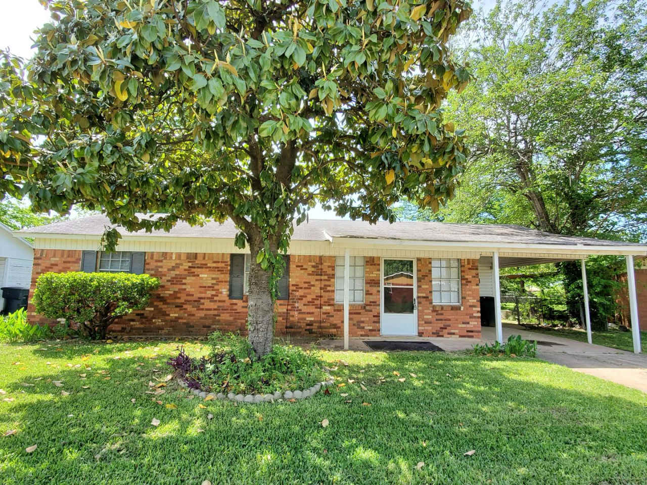 Southern Terrace - Just around the corner from Airline and Shed Road