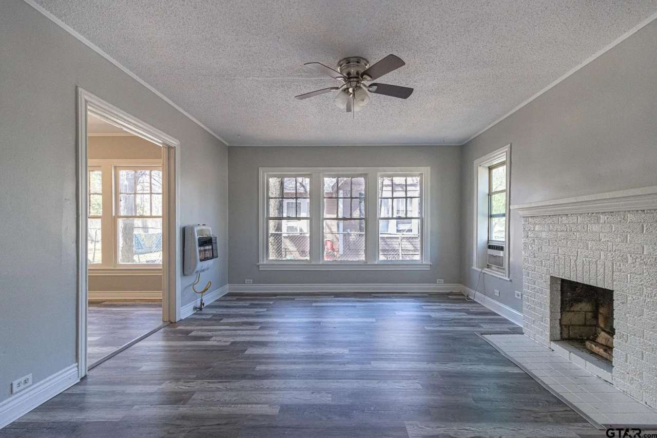 Charming 2 Bed, 1 Bath Home Near Downtown Tyler!