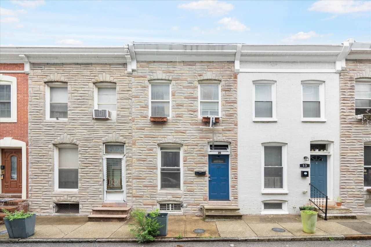 Stylish  Spacious 2 Bed, 1 Bath Home