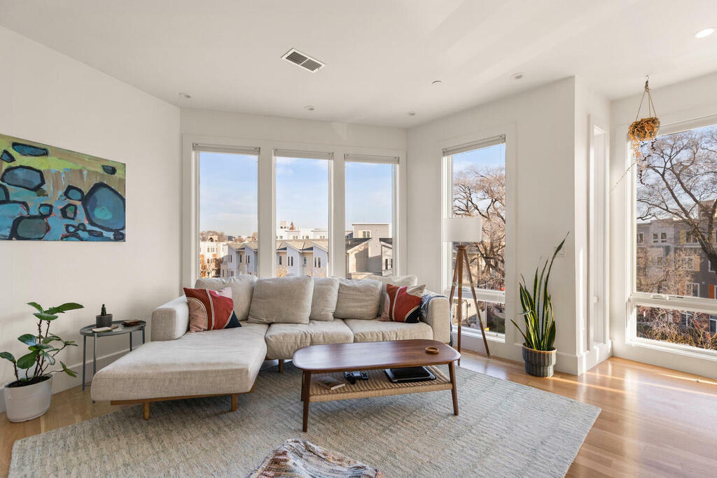 283 Old Colony Avenue