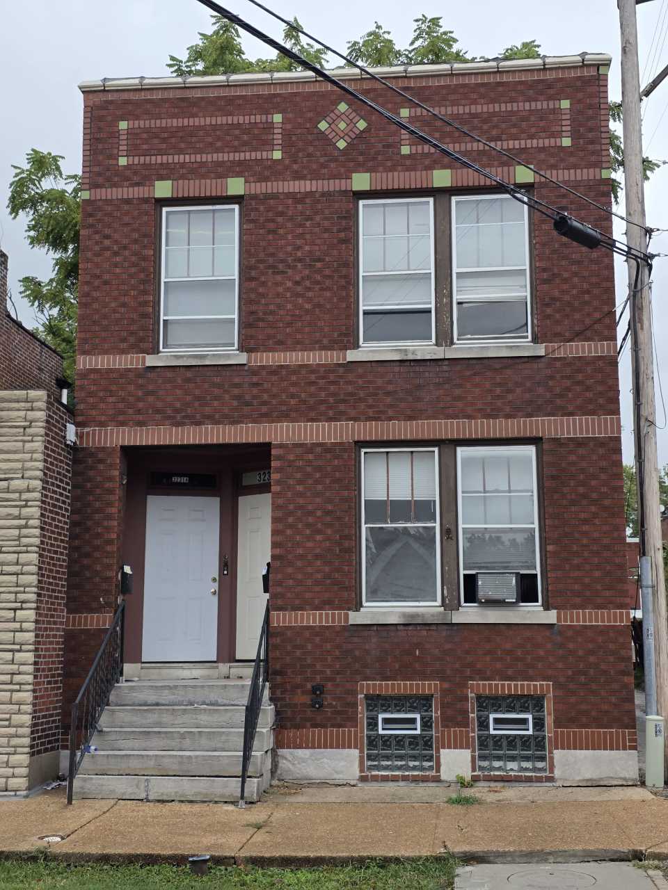 3231 Dakota Street - 1st floor