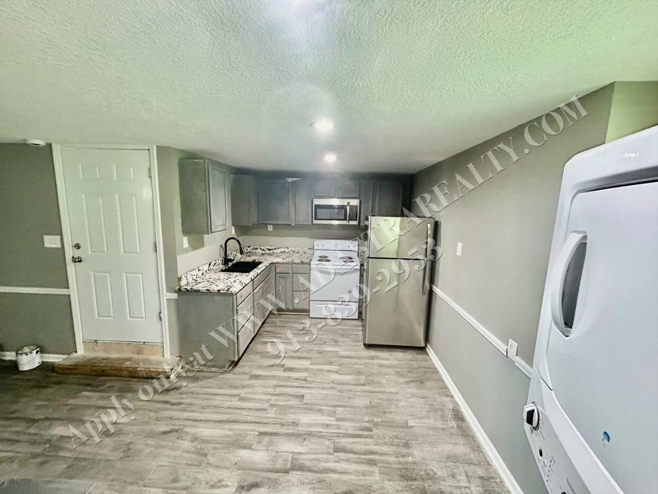 Nice Updated 3 Bed, 1 Bath in KCK-Available NOW!!