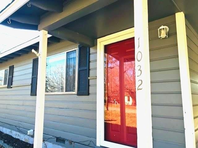 1032 W Florence Street