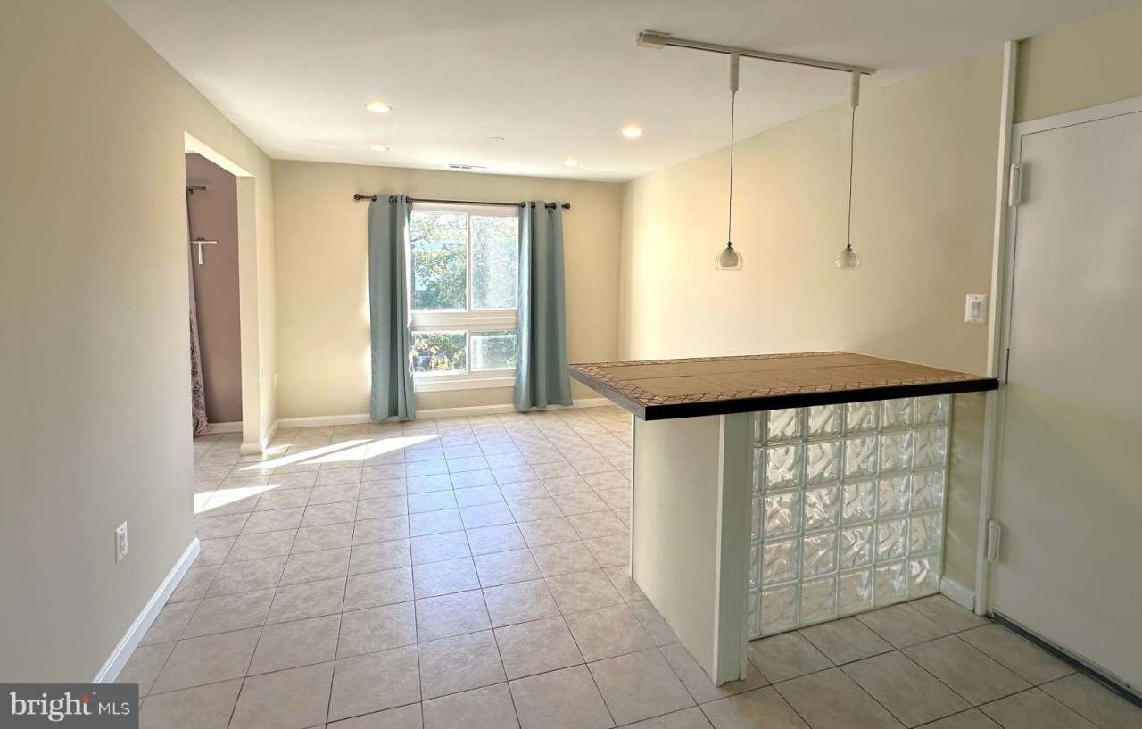 3940 BEL PRE Road unit: 3940-8