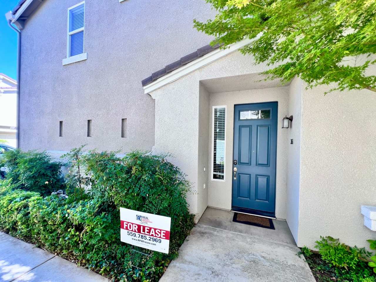 $1,850 Herndon  Armstrong, 2 Bedroom Condo - Greco Ln, Clovis / Gated Community with Pool