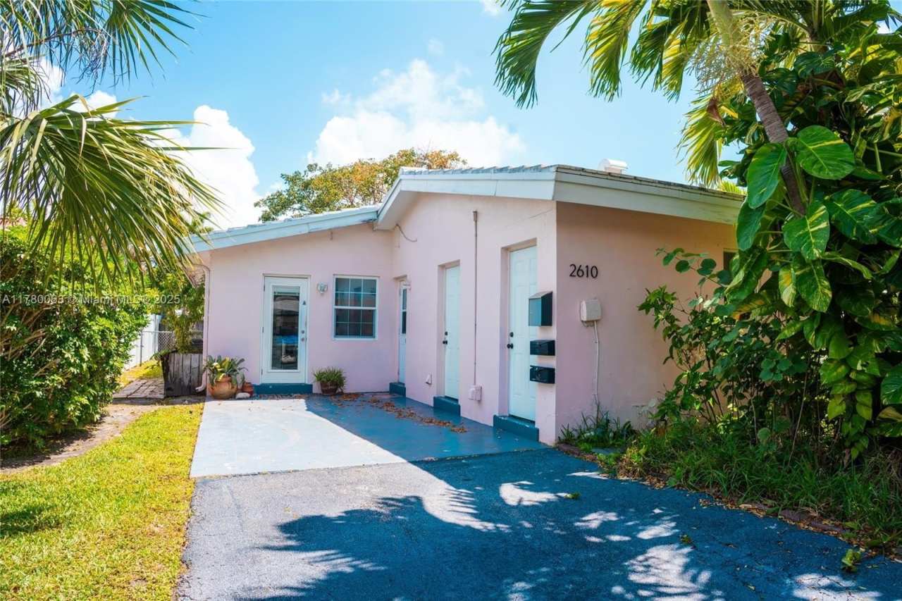 2610 NE 18th Ter