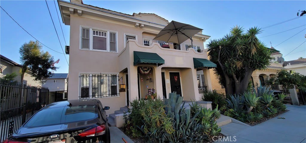 1638 N Alexandria Avenue