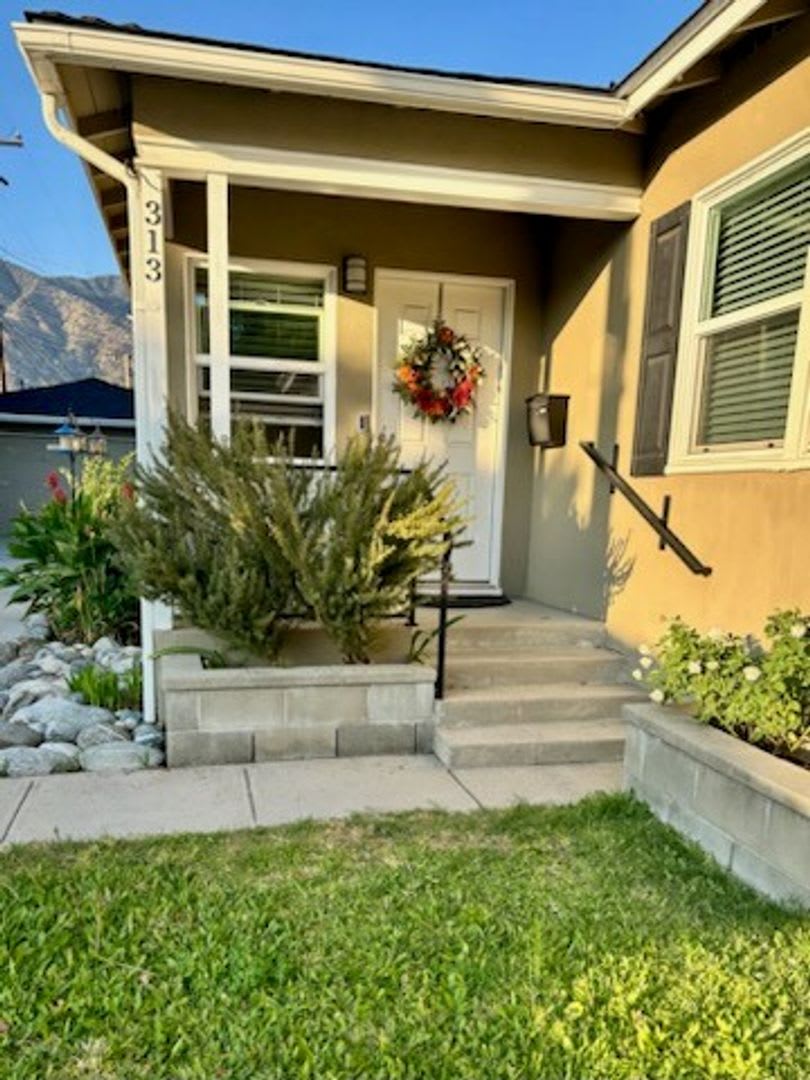 Charming 2-bedroom, 1-bathroom home located in Glendora