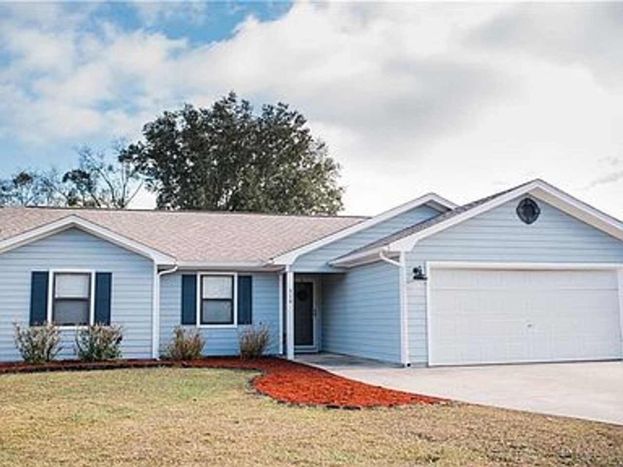 3/2 with a fenced in yard!