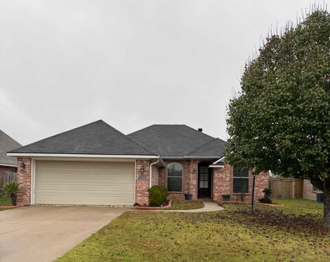 Haughton! Charming 3-Bedroom Brick Home with Spacious Yard