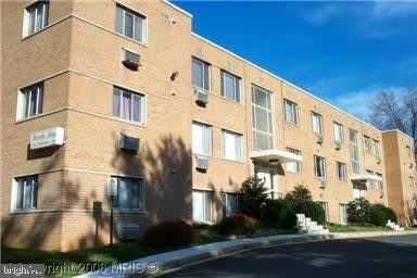 2059 N WOODSTOCK STREET