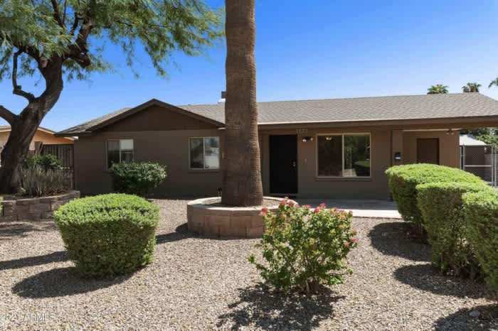 1223 East Valerie Drive