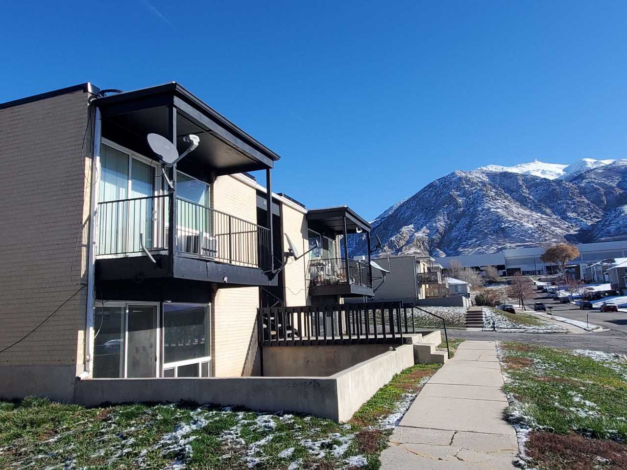 1050 Healy Street - D