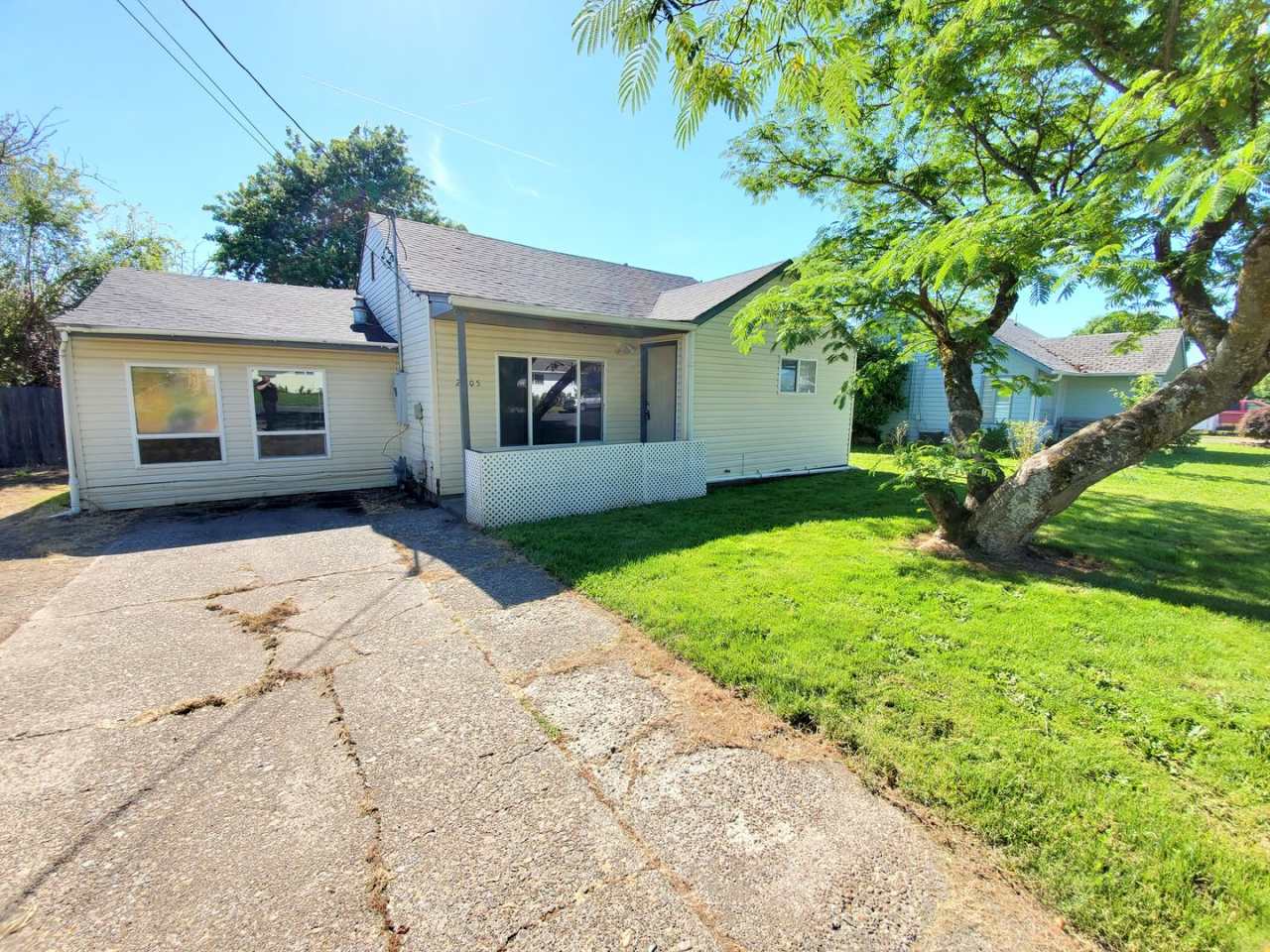 3 Bed 2 Bath Home w/ storage shed