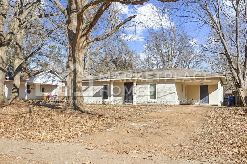 5800 Laurie Dr
