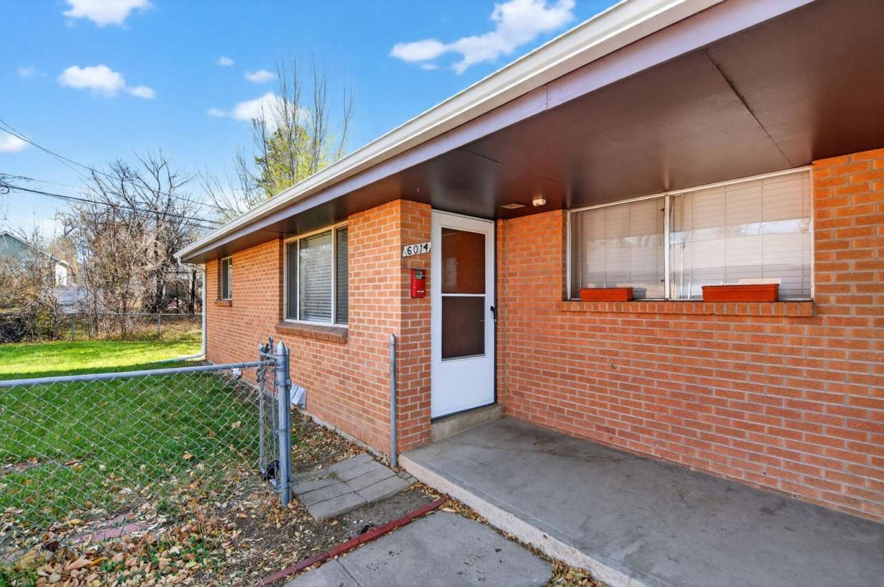 Charming 2BR Duplex in Littleton