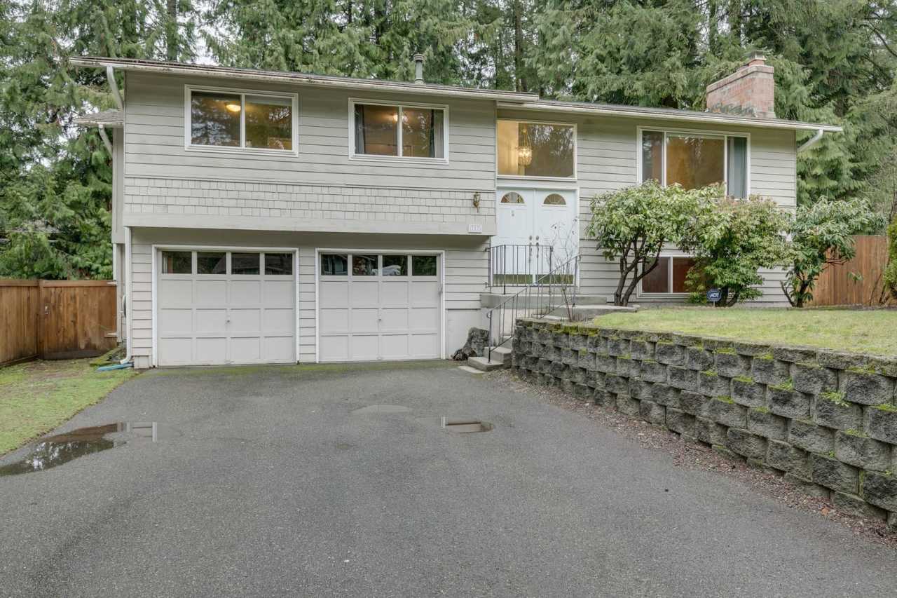 Beautiful 4 bedroom house with large backyard for rent in Sammamish!