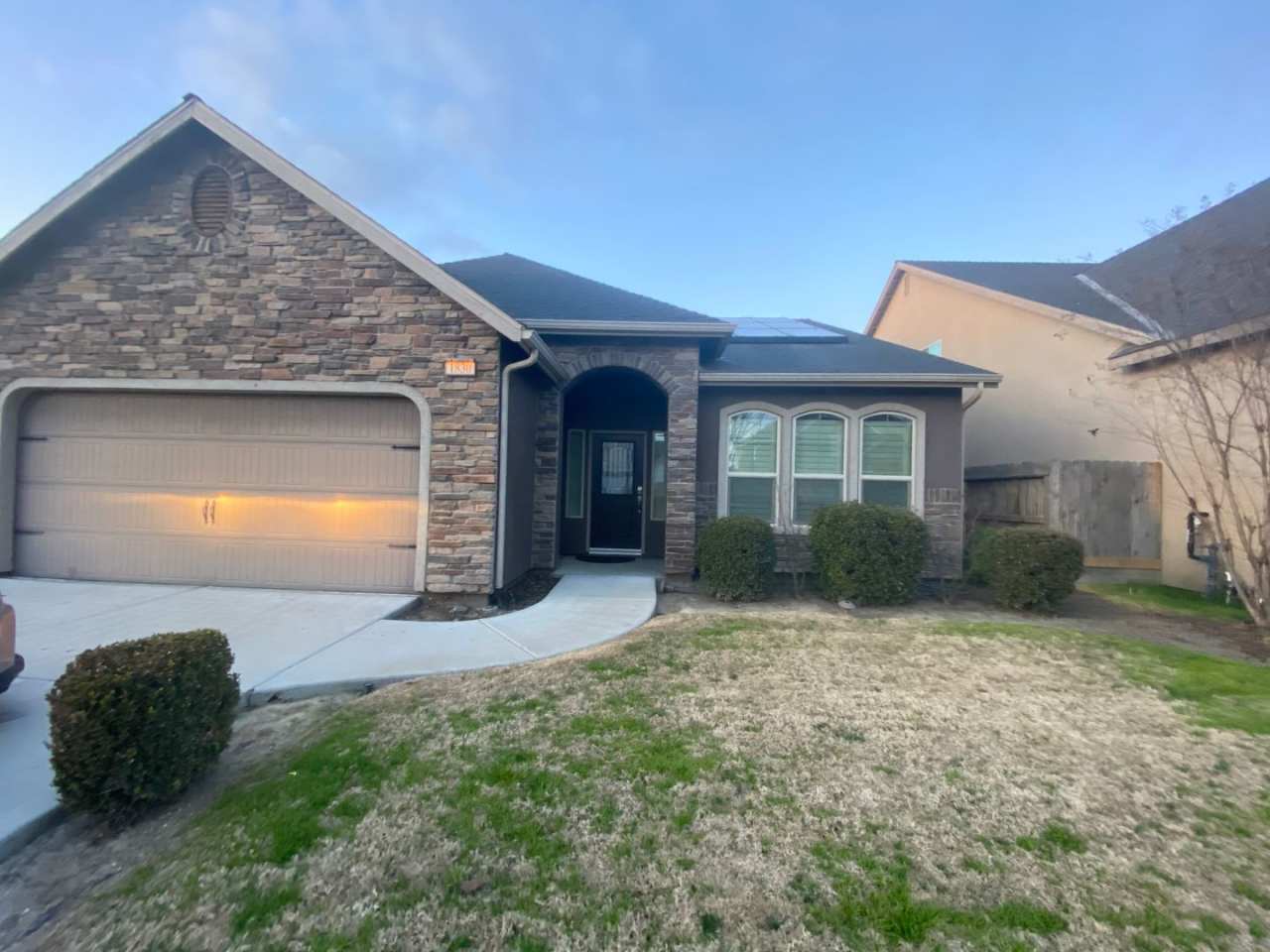 Move into Northwest Hanford and relax in your spa!