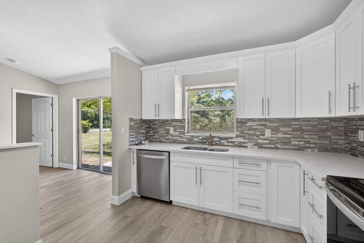 16971 W Mayfair Drive, Loxahatchee, FL 33470