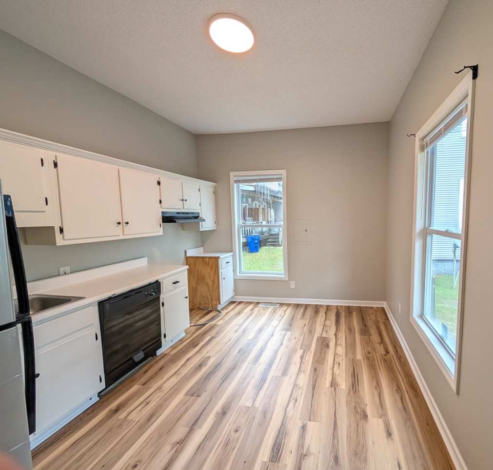Remodeled! Walkable! 2 bedroom/1 bath