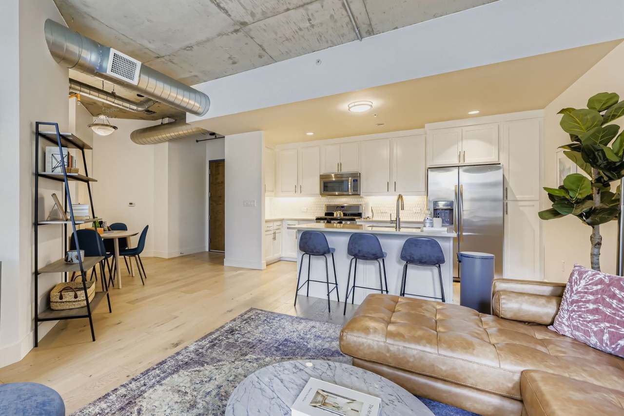 Modern 1 BDR in Peloton - All the Amenities