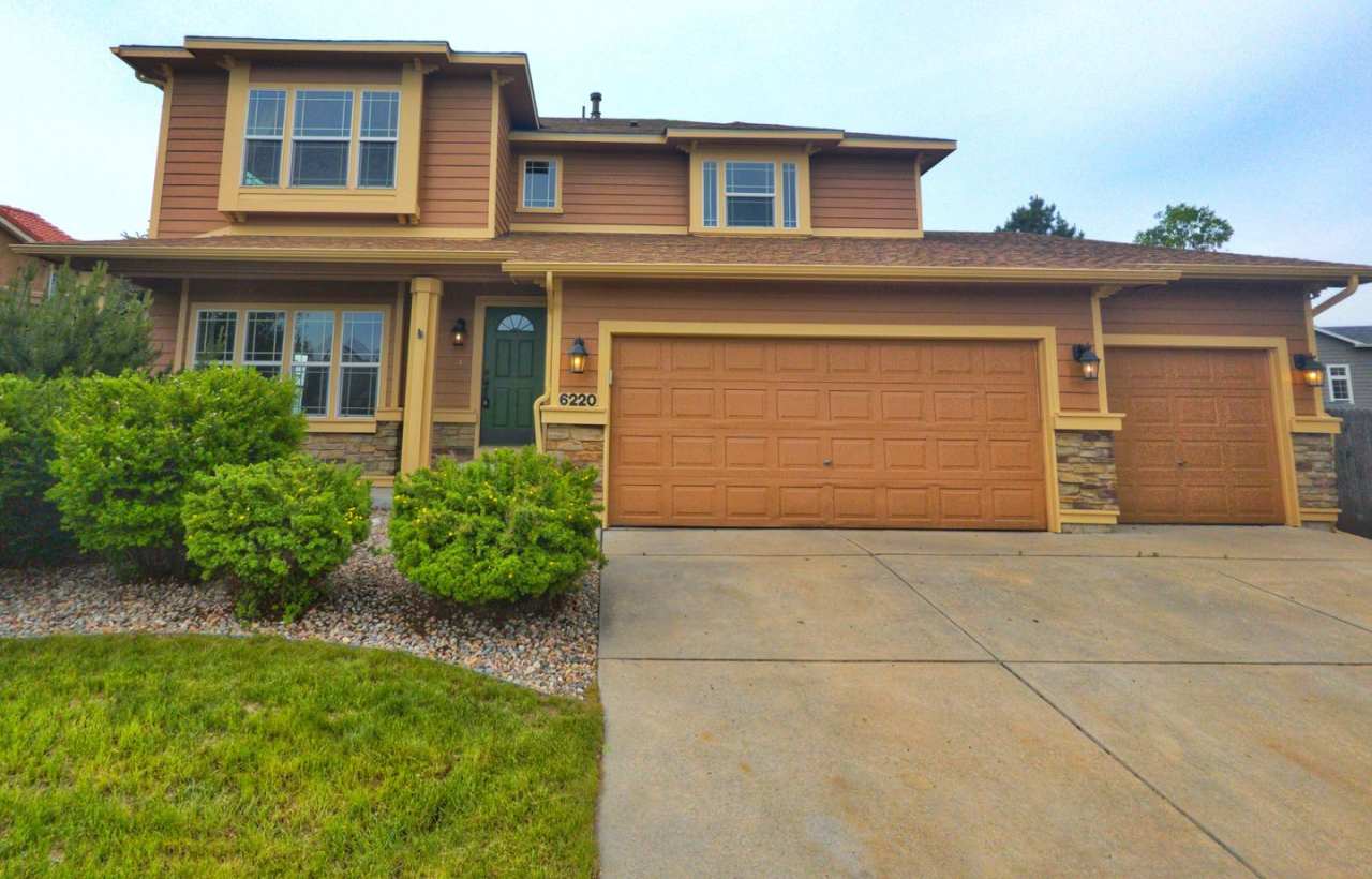 Gorgeous 5b 3b Single Family Home w/ a View