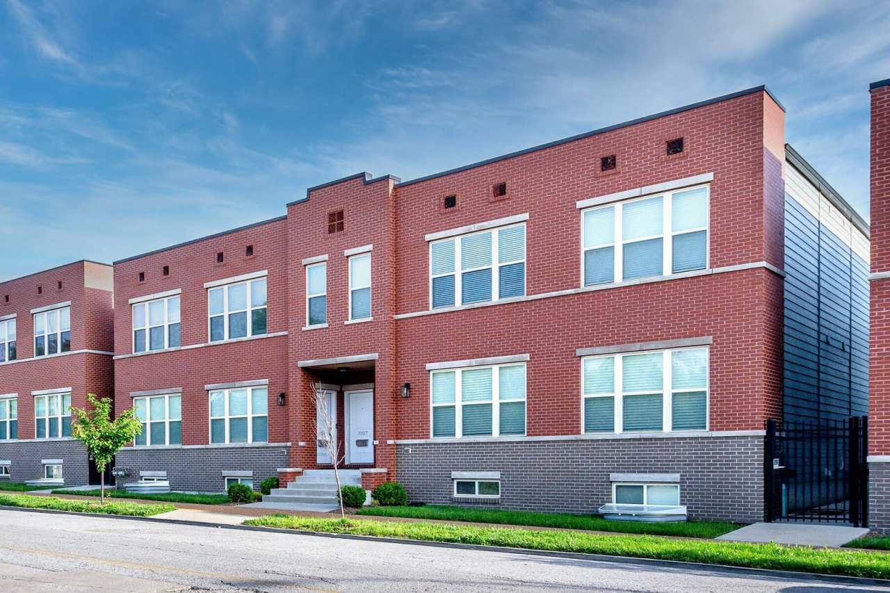 GRADUATE STUDENTS!! 2 Bed 2 Bath Near SSM Cardinal Glennon, St. Louis University