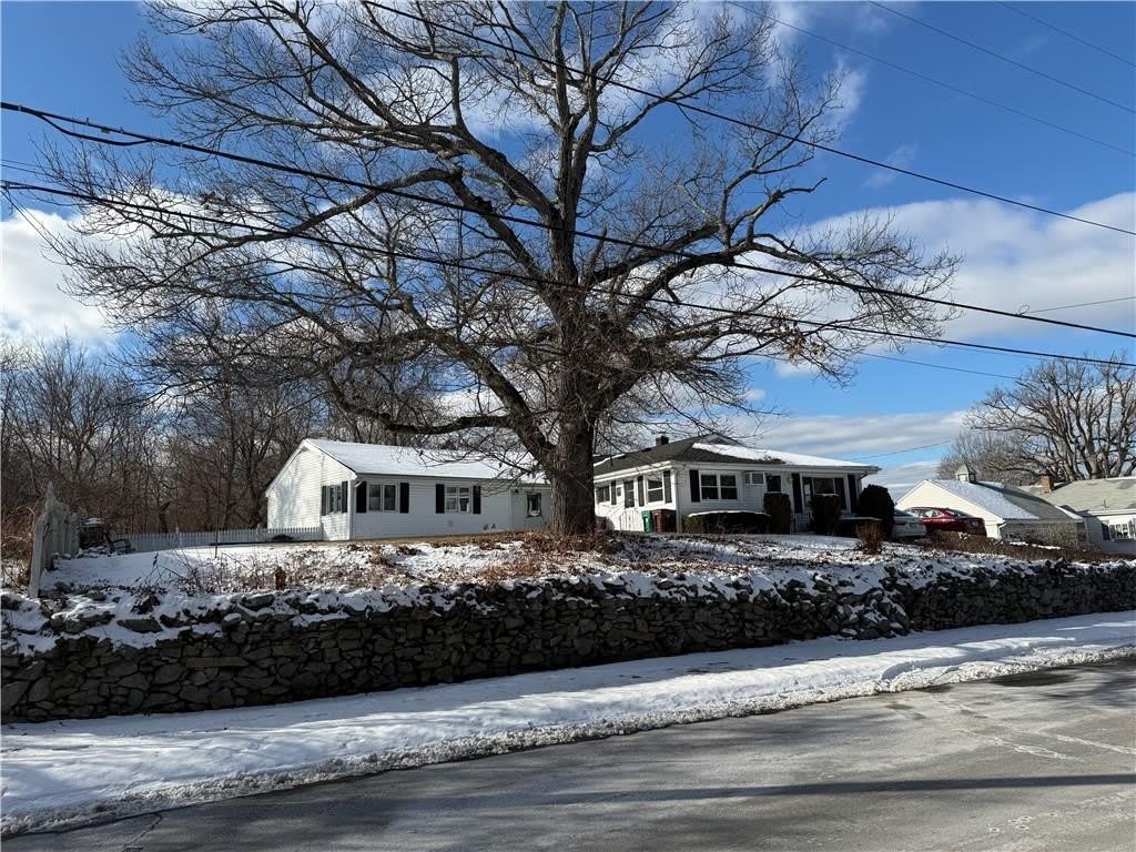 157 Jillson Avenue unit: B