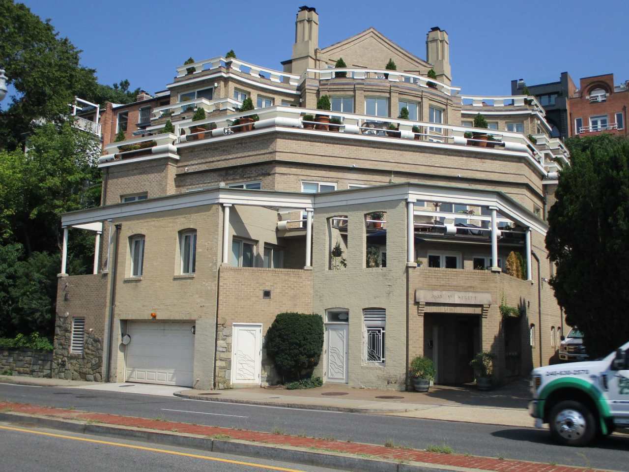Luxury Two Bedroom Georgetown Apartment with River Views