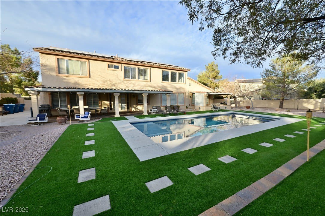 385 Glenridding Street