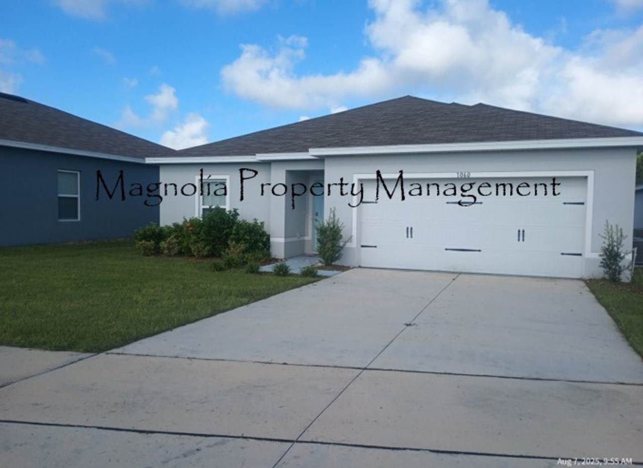 4 Bedroom 2 Bathroom, Community pool