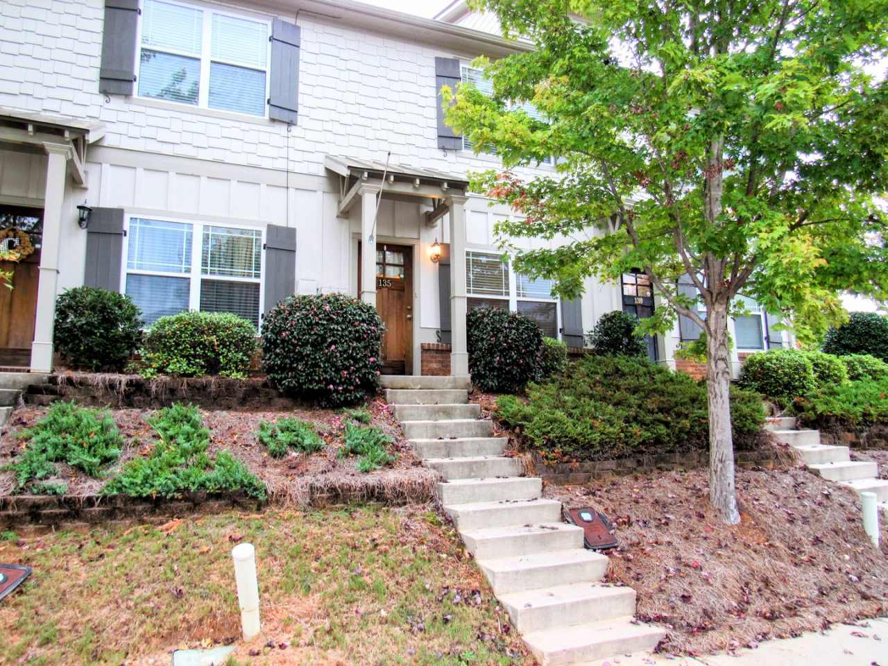 Available NOW | Charming 2 bedroom| 2.5 bath Townhouse l Whitehall Village | Pool