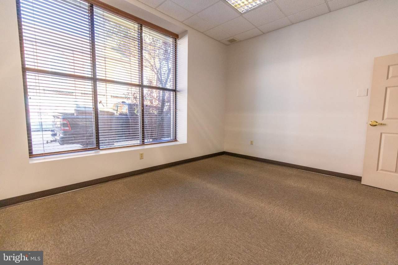 101 S QUEEN Street unit: 101