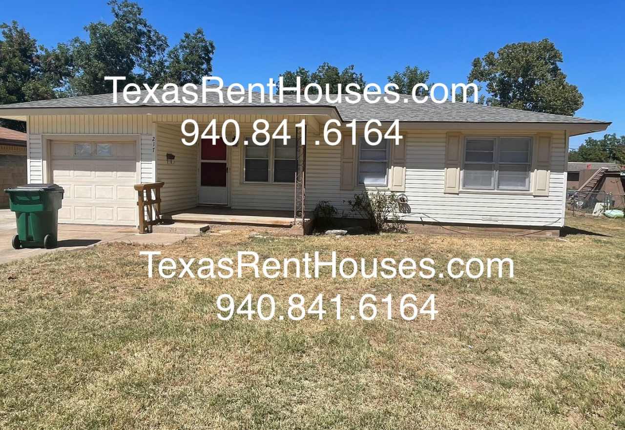 Adorable Home in the heart of Burkburnett!