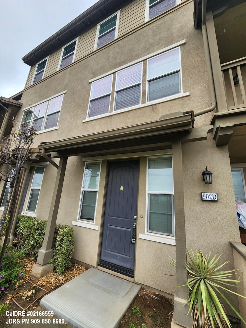 Azusa 2 bedroom Townhome