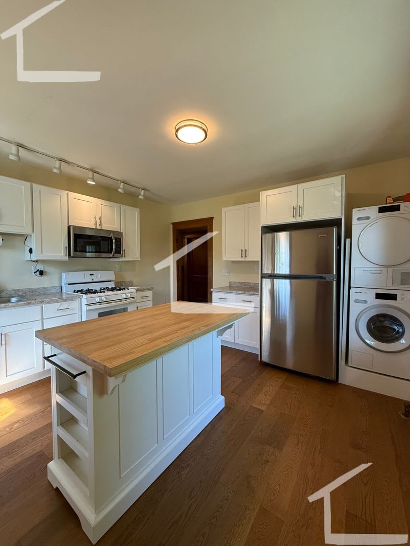 DON'T MISS OUT ON THIS BRIGHTON 2 BED!!!!