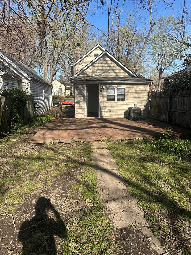 Cozy 2 bedroom home 2 blocks from Carondelet Park