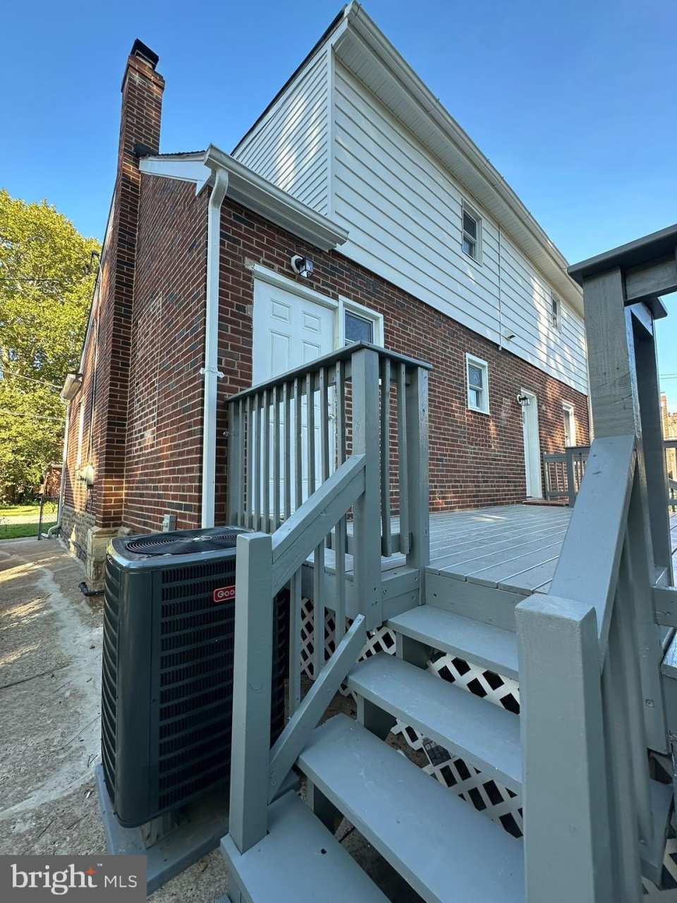 936 OAKMONT Street unit: 2