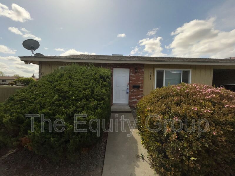 911 South Demaree Street