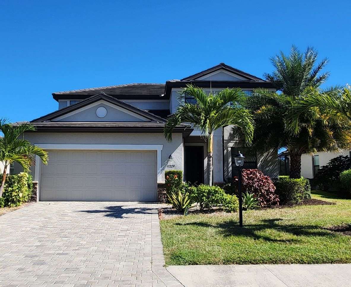 Spacious 4BR 3BA House in Lakewood Ranch