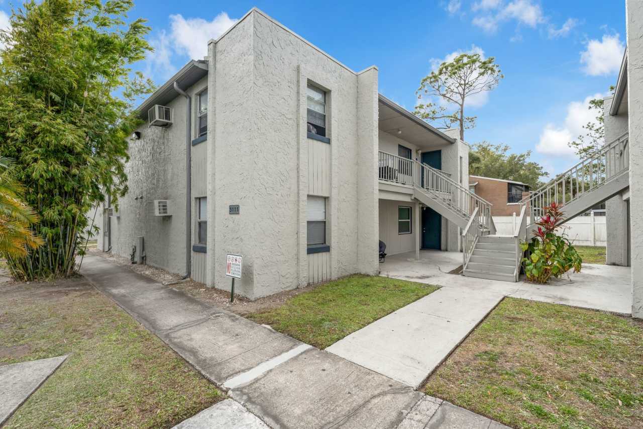 Conveniently Located 1 Bedroom, 1 Bath Apartment Near Downtown Orlando!