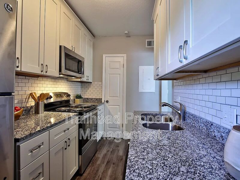 1214 Brush Creek Blvd