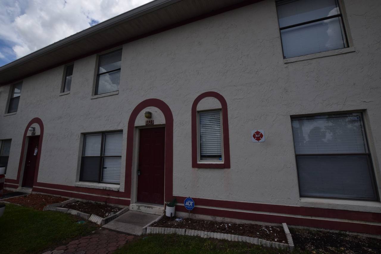 2 Bedroom, 2.5 Bath Single Family Condo For Rent at 1621 Sandy Point Square #61 Orlando, Fl, 32807