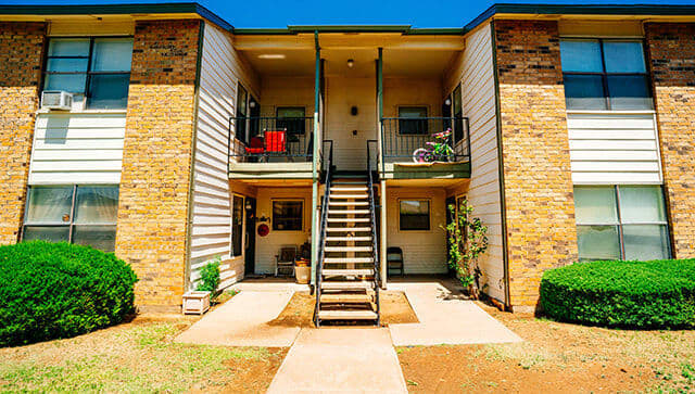 Cross Timbers at Grand Street